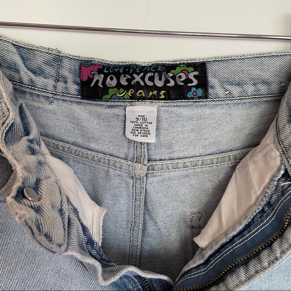 Vintage high waisted blue denim shorts with flowers size 9 - Picture 5 of 6